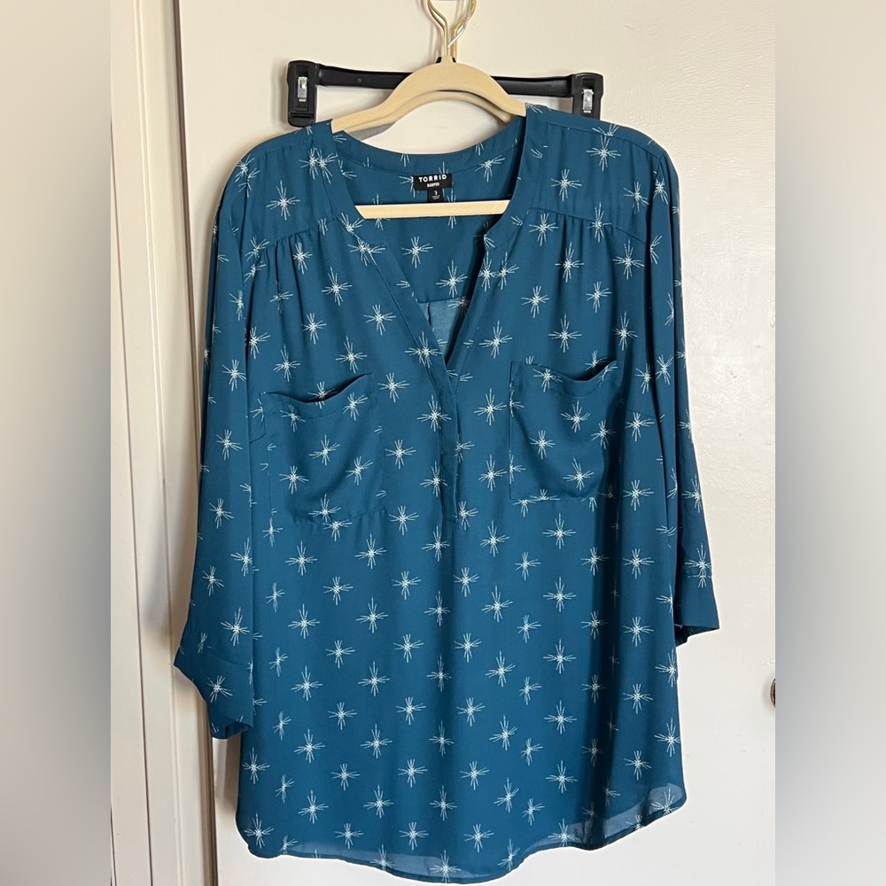 Torrid Teal Star Pattern Blouse